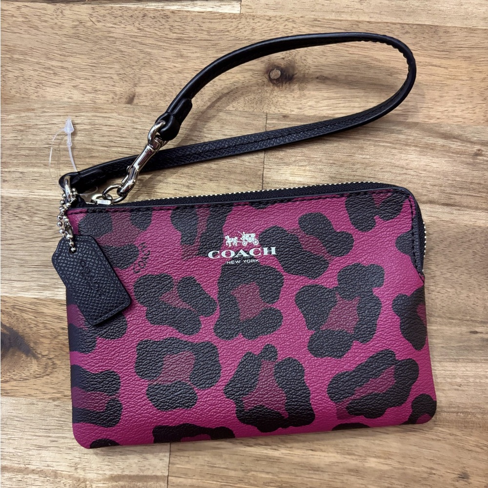 NWOT Coach Wristlet